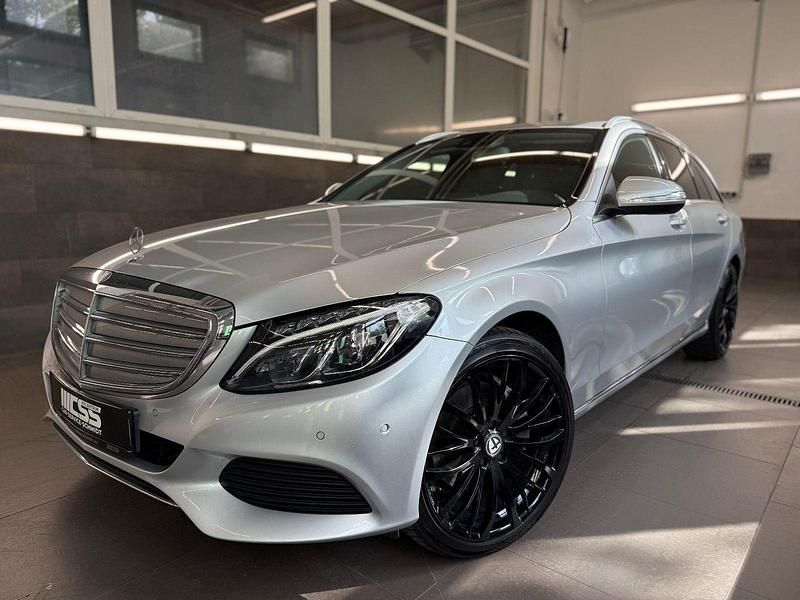 Silber Gebraucht 2015 Mercedes C250 Limousine | 12.588 € (Superpreis) - Bild 1/3