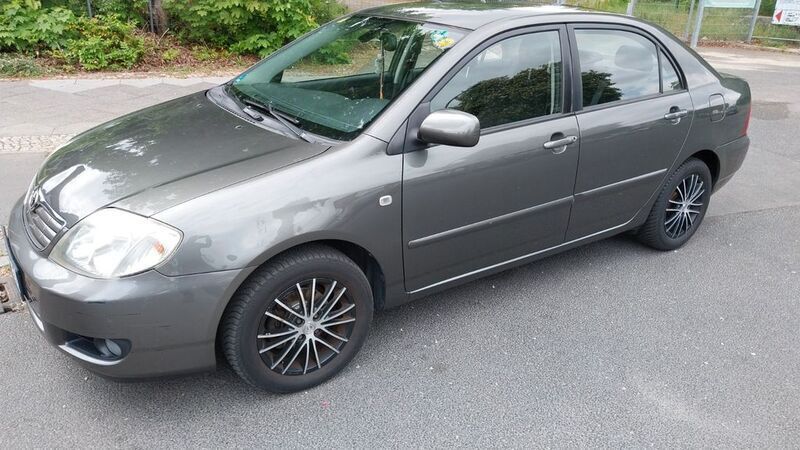 Grau Gebraucht 2004 Toyota Corolla Sol Limousine | 5.300 € (Fairer Preis) - Bild 1/4