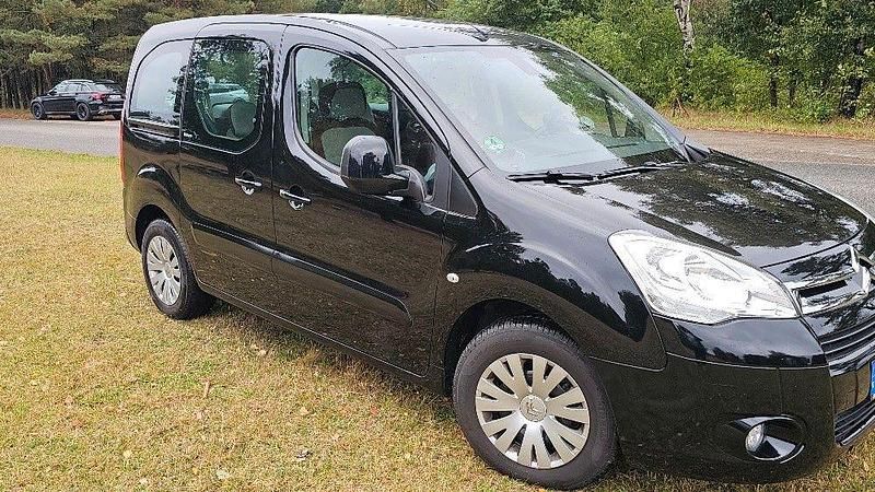Schwarz Gebraucht 2011 Citroën Berlingo Van / Kleinbus | 6.900 € (Fairer Preis) - Bild 1/4