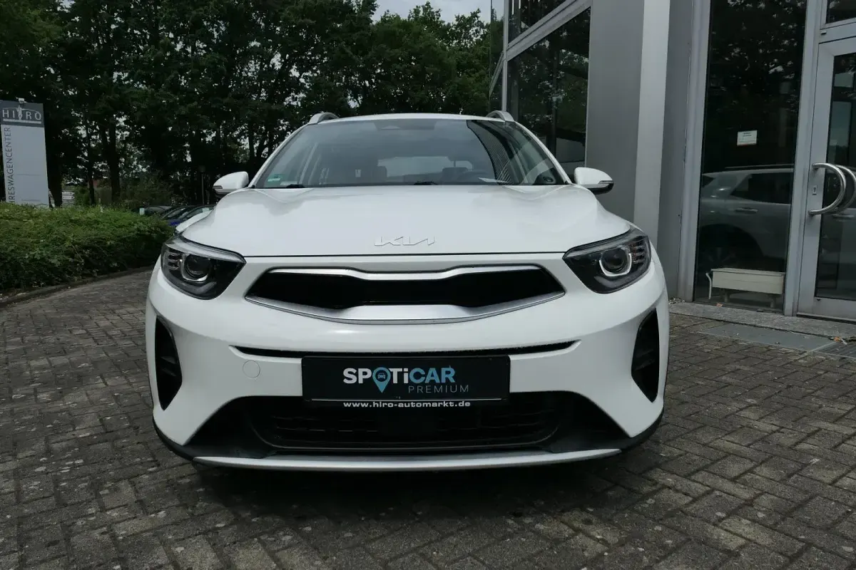 Gebraucht Kia Stonic Vision 101 PS (74 kW) 2023 Schneeweiss SUV