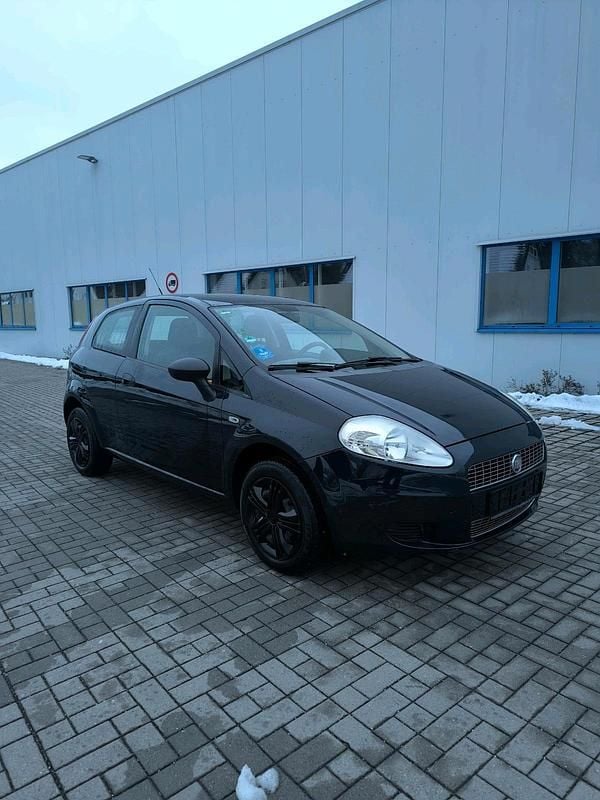 Blau Gebraucht 2009 Fiat Punto Kleinwagen | 490 € (Superpreis) - Bild 1/4