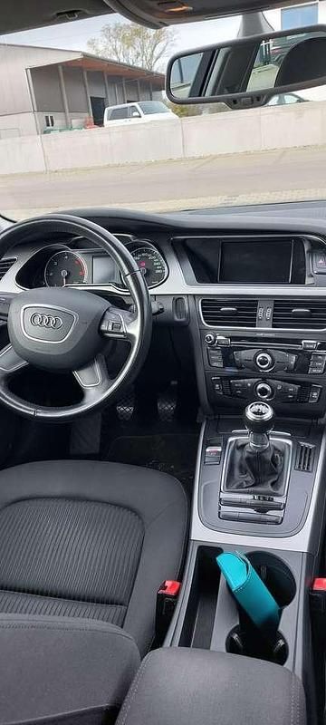 Gebraucht Audi A4 Sport 150 PS (110 kW) 2017 Grau Limousine