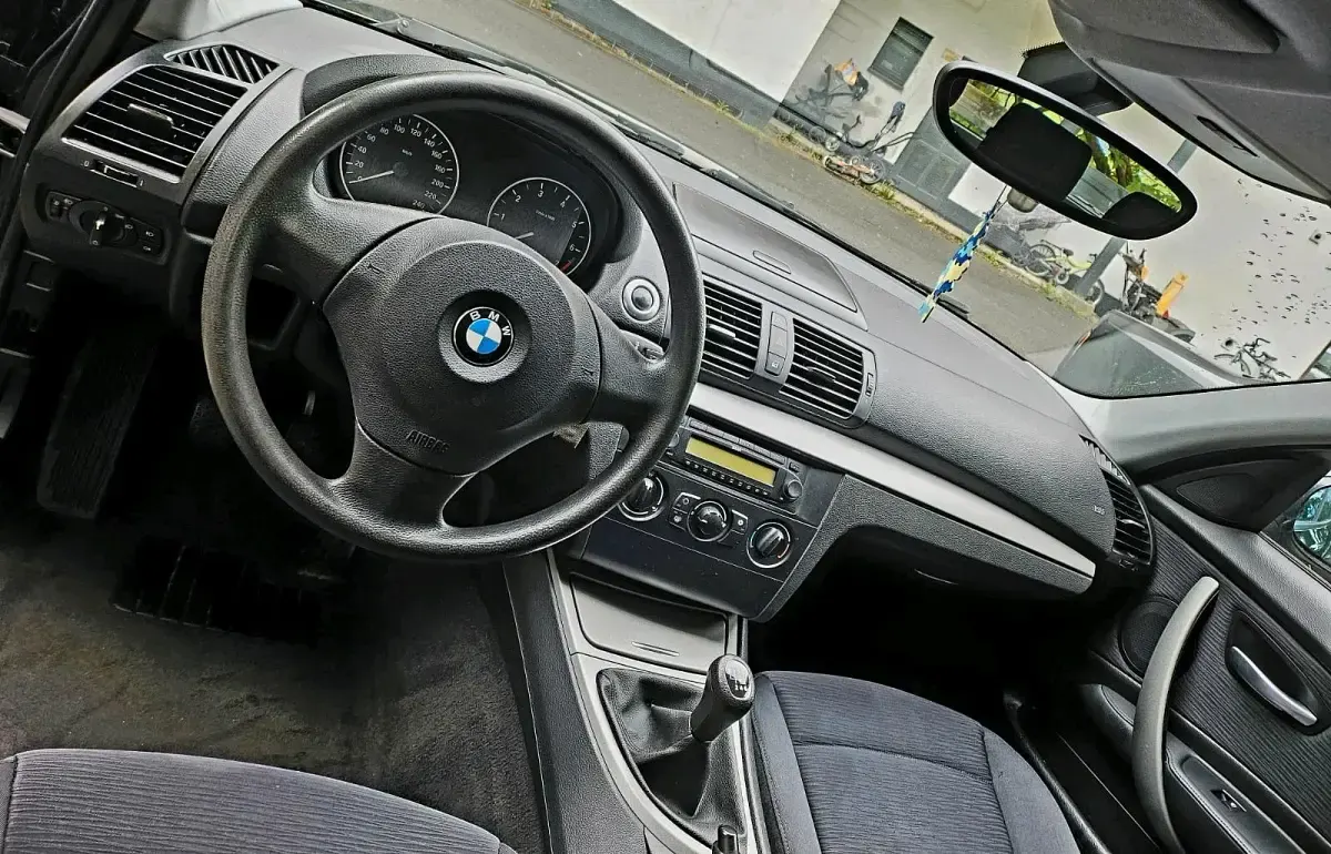 Gebraucht BMW 116 115 PS (84 kW) 2007 Schwarz Kleinwagen