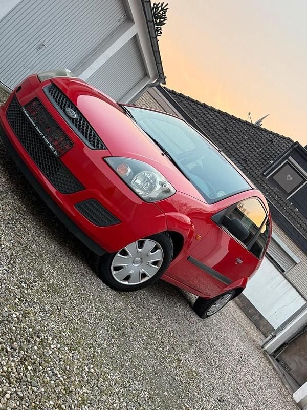 Gebraucht Ford Fiesta 60 PS (44 kW) 2006 Rot Kleinwagen