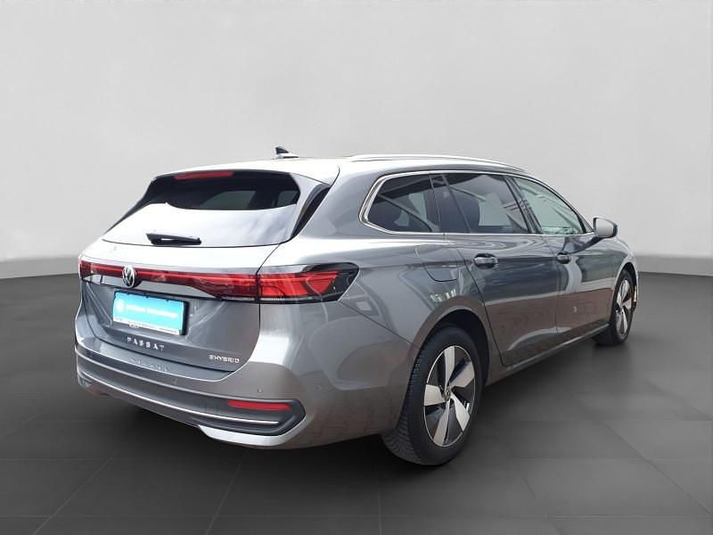 Gebraucht VW Passat Business 204 PS (150 kW) 2025 Grau Kombi