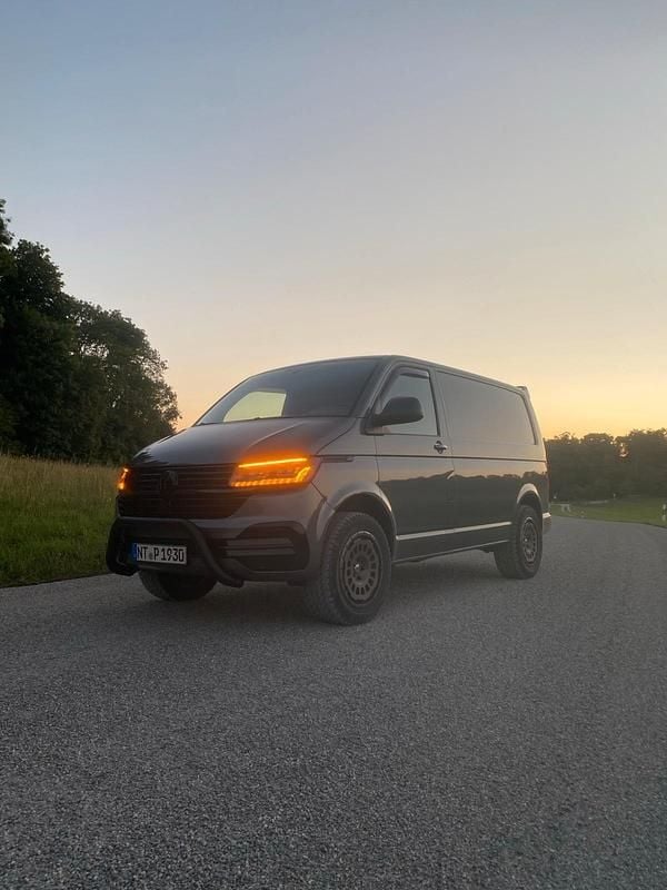 Grau Gebraucht 2010 VW T5 Van | 29.999 € - Bild 1/4