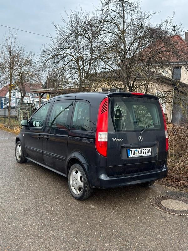 Blau Gebraucht 2002 Mercedes Vaneo Van / Kleinbus | 2.500 € (Fairer Preis) - Bild 1/4