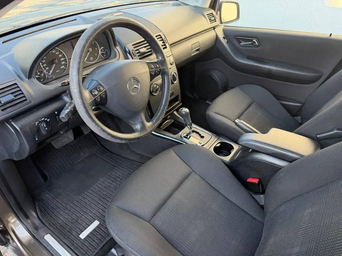 Gebraucht Mercedes A150 95 PS (69 kW) 2009 Grün Kleinwagen