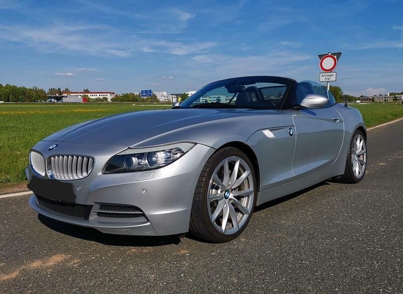Silber Gebraucht 2010 BMW Z4 Performance Cabrio | 28.440 € (Etwas zu teuer) - Bild 1/4