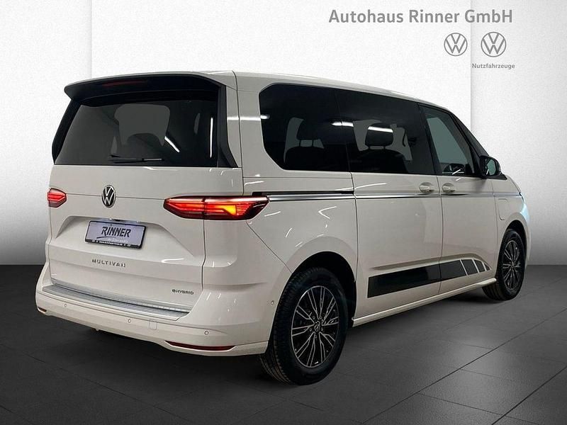 Gebraucht VW Multivan Style 150 PS (110 kW) 2022 Weiß Van