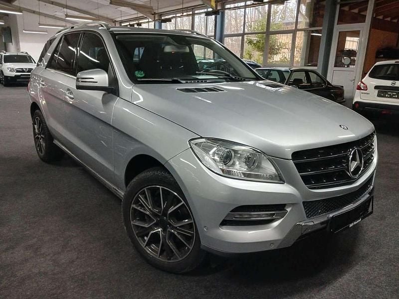 Second-hand Mercedes ML250 204 CP (150 kW) 2012 Argintiu SUV