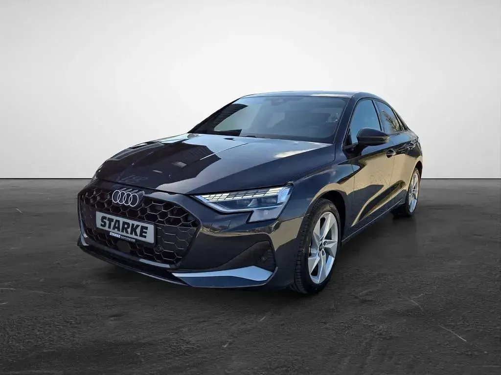Używany Audi A3 Advanced 150 KM (110 kW) 2025 Szary Sedan/Limuzyna