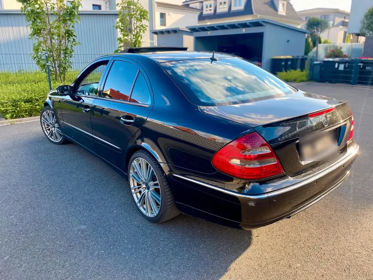 Gebraucht Mercedes E500 Avantgarde 306 PS (225 kW) 2003 Schwarz Limousine