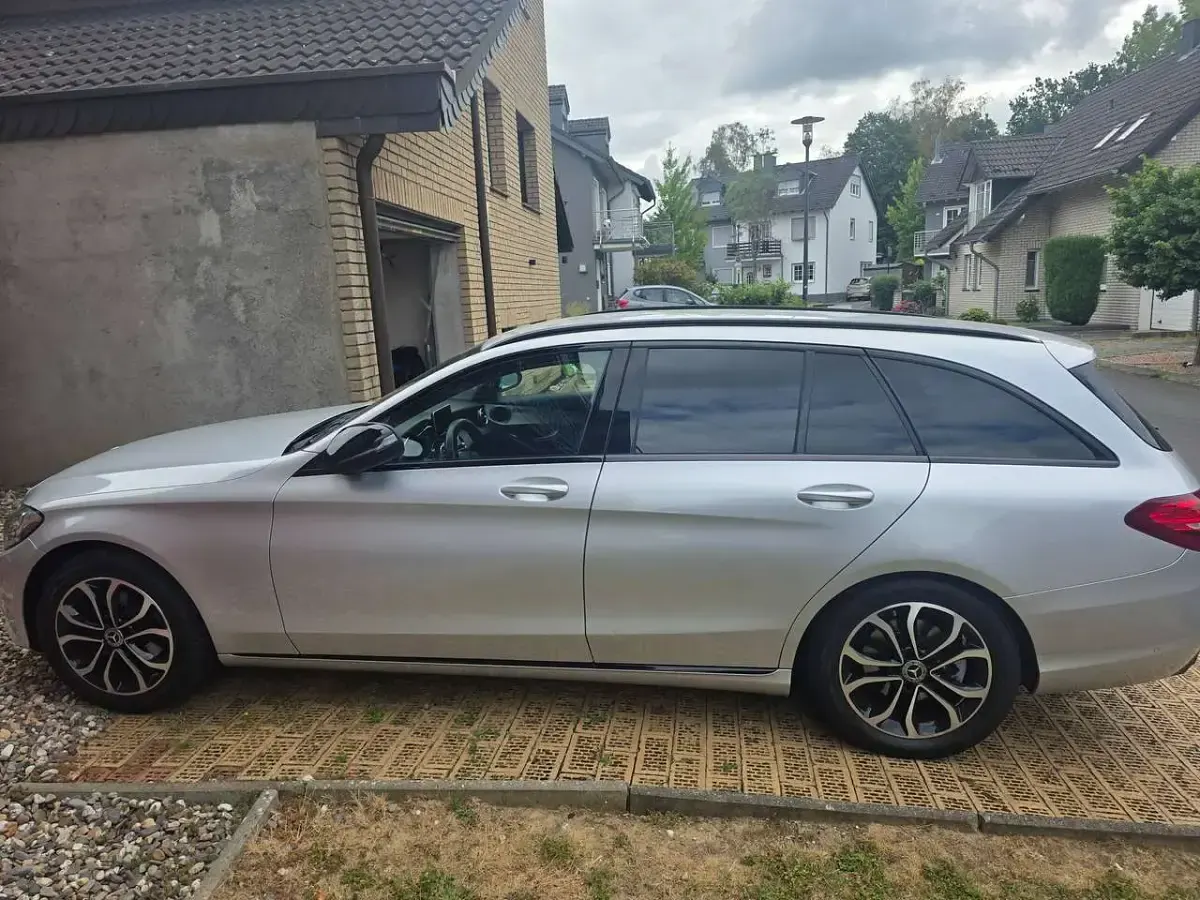 Gebraucht Mercedes C180 Avantgarde 156 PS (114 kW) 2018 Silber Kombi