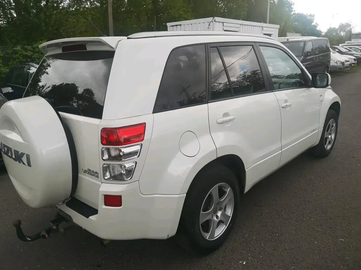 Gebraucht Suzuki Grand Vitara 130 PS (95 kW) 2008 Weiß SUV