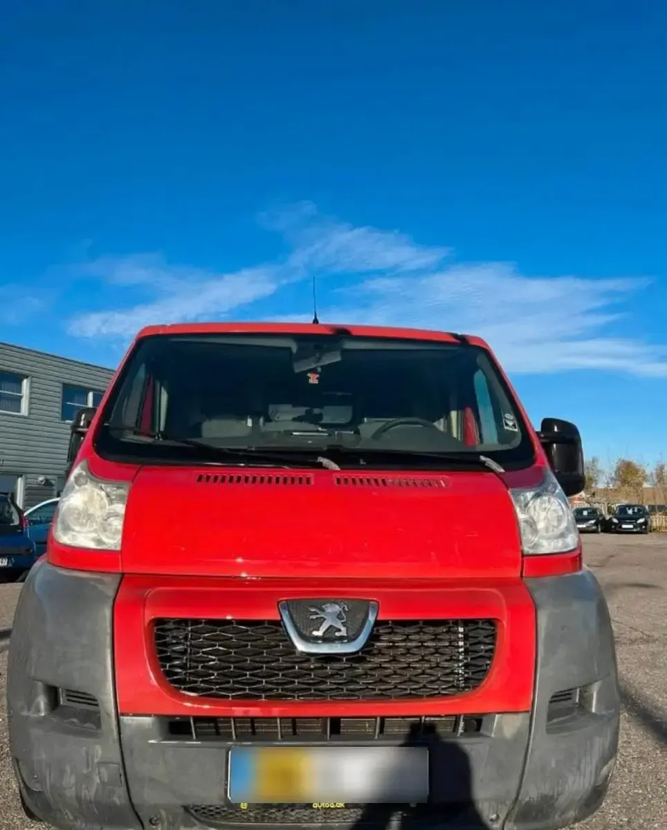 Gebraucht Peugeot Boxer 130 PS (95 kW) 2009 Rot Van