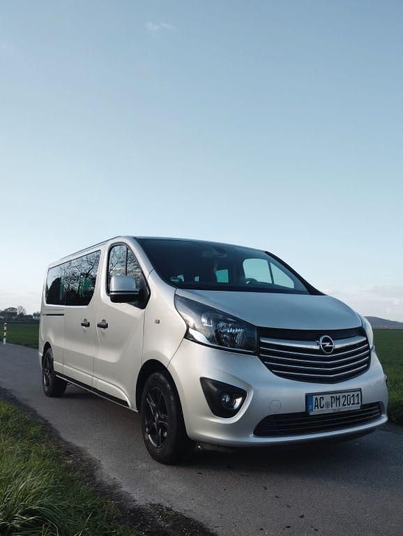 Gebraucht Opel Vivaro 120 PS (88 kW) 2015 Silber Van / Kleinbus