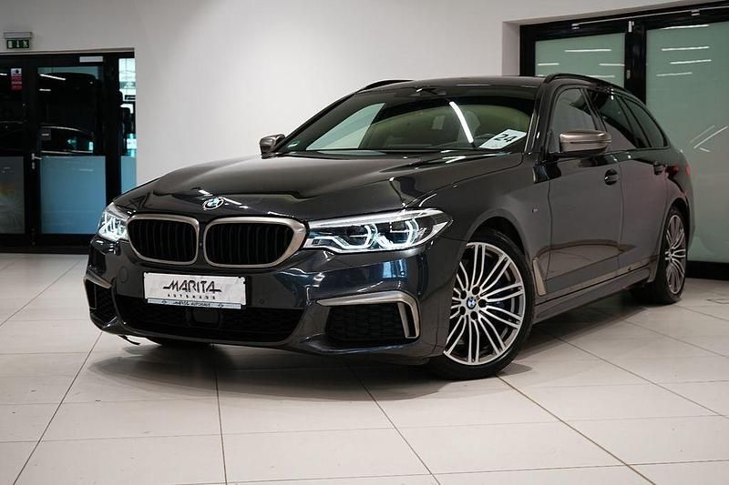 Grau Gebraucht 2019 BMW M550 M Sport Limousine | 35.949 € (Guter Preis) - Bild 1/4