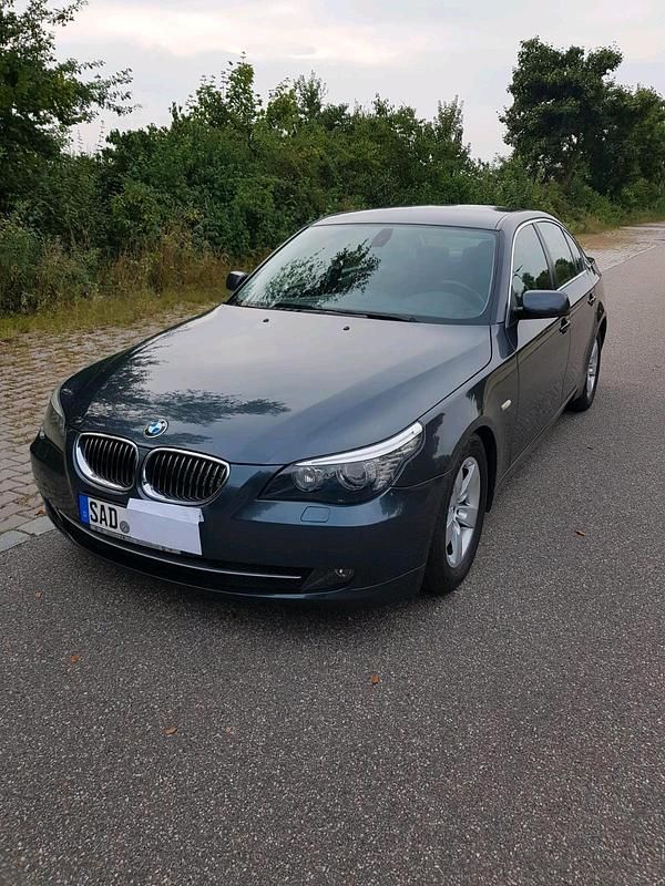 Grau Gebraucht 2008 BMW 523 Limousine | 6.100 € (Fairer Preis) - Bild 1/4