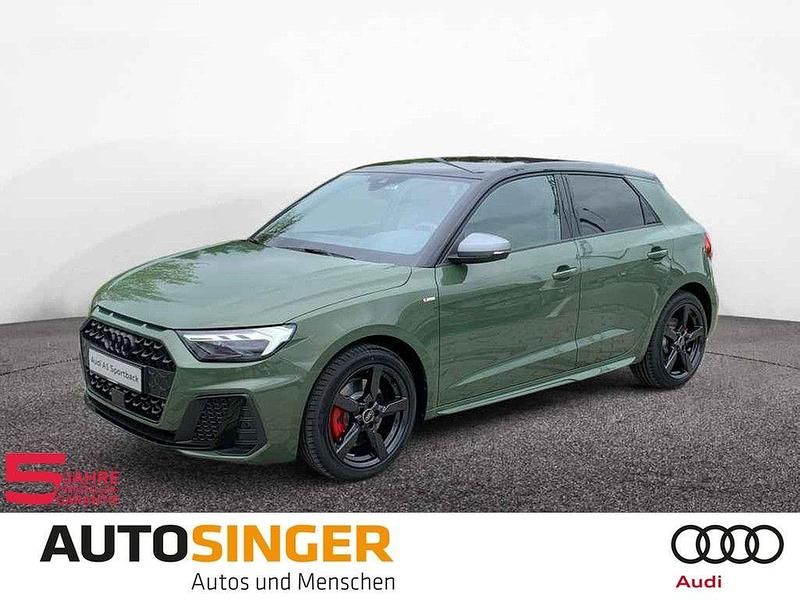 Distriktgrün metallic mytho... Neu 2025 Audi A1 Sportback S-Line Kleinwagen | 38.680 € (Fairer Preis) - Bild 1/4