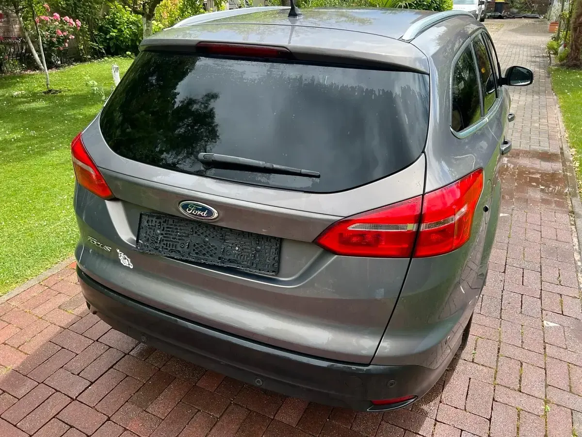 Gebraucht Ford Focus Titanium 120 PS (88 kW) 2015 Braun Kombi