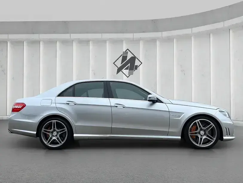 Gebraucht Mercedes E63 AMG AMG 557 PS (409 kW) 2011 Iridiumsilber  metallicl Limousine