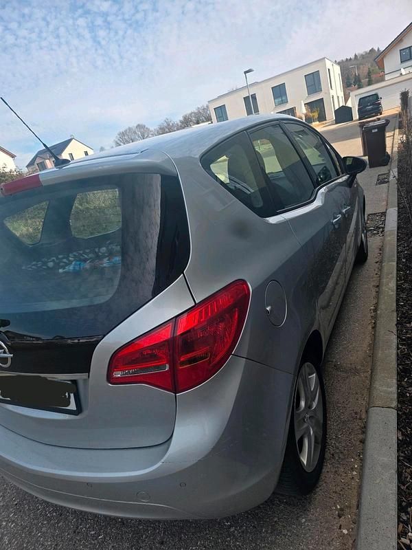 Gebraucht Opel Meriva Active 120 PS (88 kW) 2013 Silber Van / Kleinbus