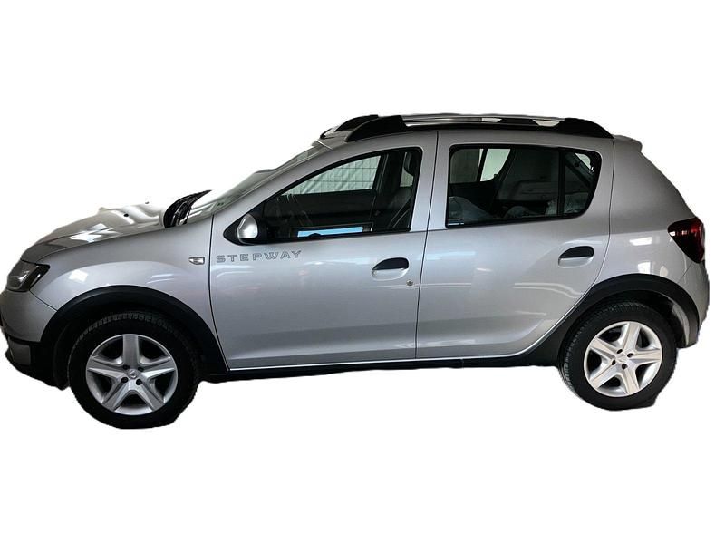 Gebraucht Dacia Sandero Prestige 90 PS (66 kW) 2014 Silber Limousine