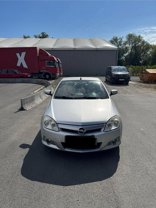 Silber Gebraucht 2008 Opel Tigra Cabrio | 2.000 € (Guter Preis) - Bild 1/4