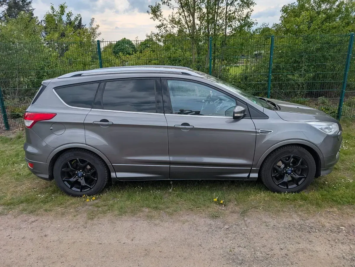 Usata Ford Kuga Individual 163 CV (119 kW) 2014 Grigio SUV