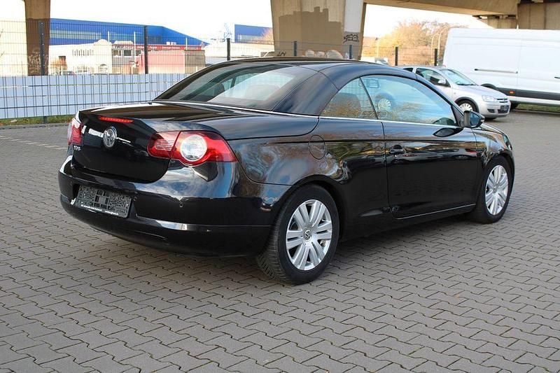 Gebraucht VW Eos Edition 122 PS (89 kW) 2009 Deep black perleffekt Cabrio
