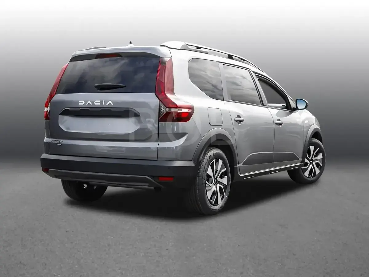 Gebraucht Dacia Jogger Expression 141 PS (103 kW) 2025 Grau Van / Kleinbus