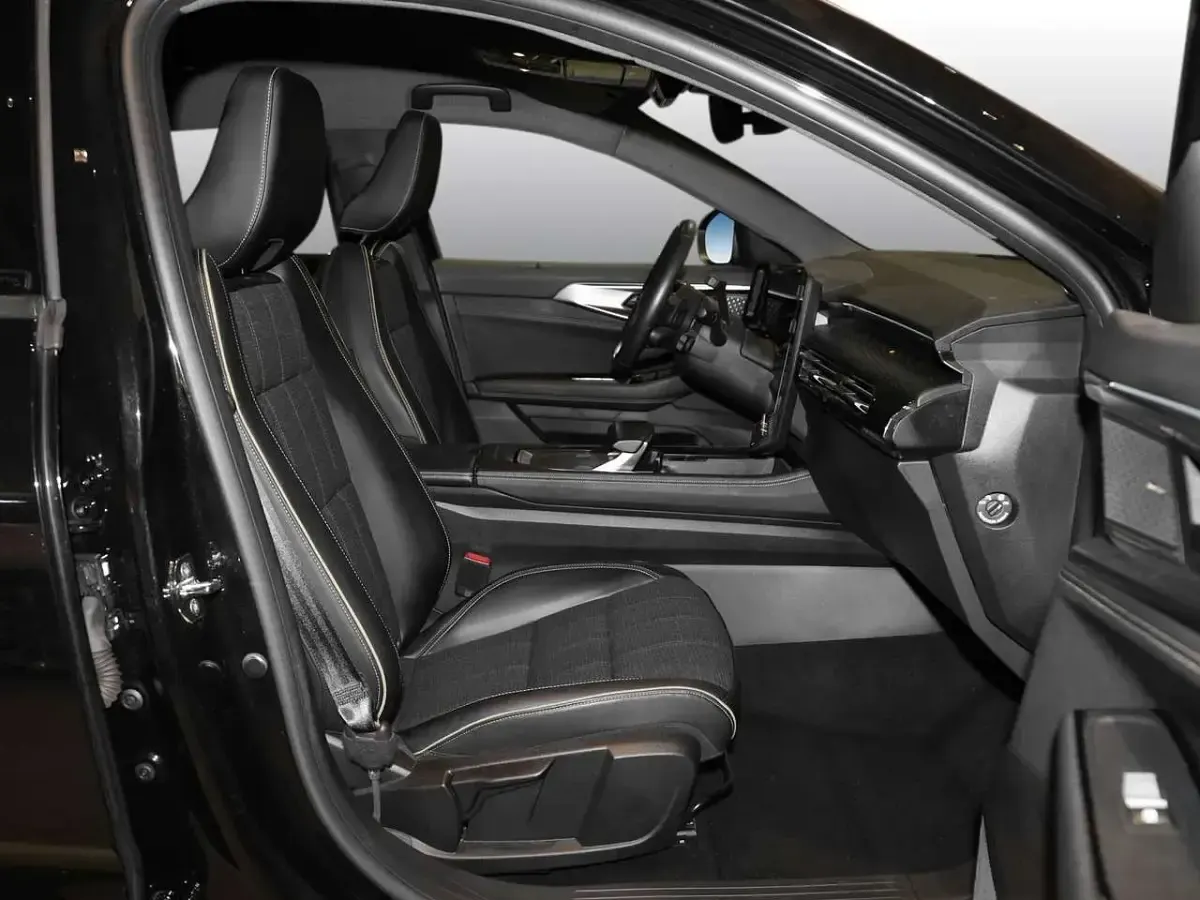 Gebraucht Renault Austral Iconic 199 PS (146 kW) 2022 Blackpearlschwarz SUV