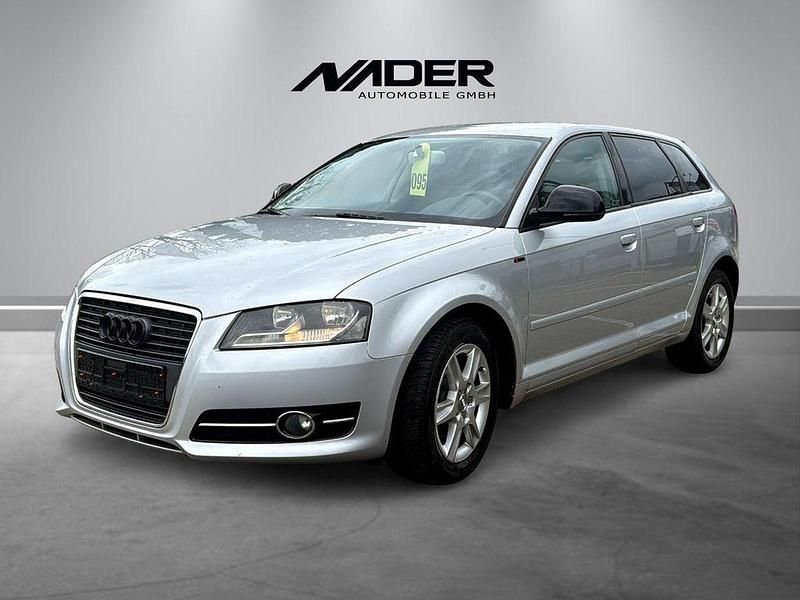 Silber Gebraucht 2009 Audi A3 Attraction Limousine | 4.990 € (Etwas zu teuer) - Bild 1/4