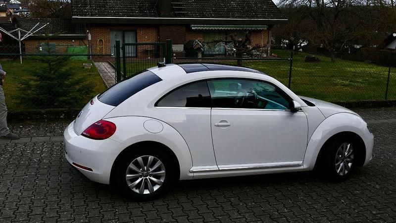Gebraucht VW Beetle Design 105 PS (77 kW) 2013 Weiß Kleinwagen