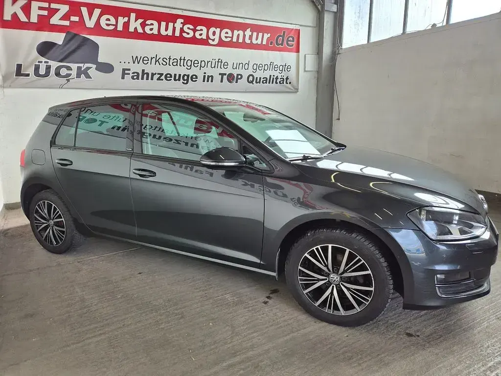 Gebraucht VW Golf VII Allstar 110 PS (80 kW) 2016 Grau Limousine