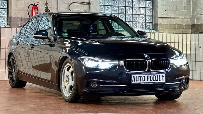 Schwarz Gebraucht 2018 BMW 318 Sport Line Limousine | 10.950 € (Superpreis) - Bild 1/4