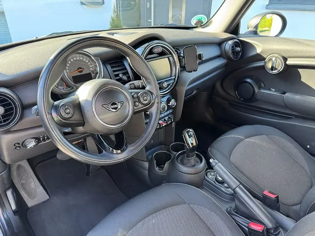 Usata Mini ONE 102 CV (75 kW) 2019 Grigio Utilitaria