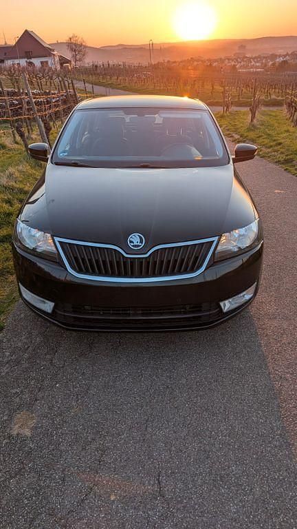 Gebraucht Skoda Rapid Ambition 90 PS (66 kW) 2016 Schwarz Kleinwagen