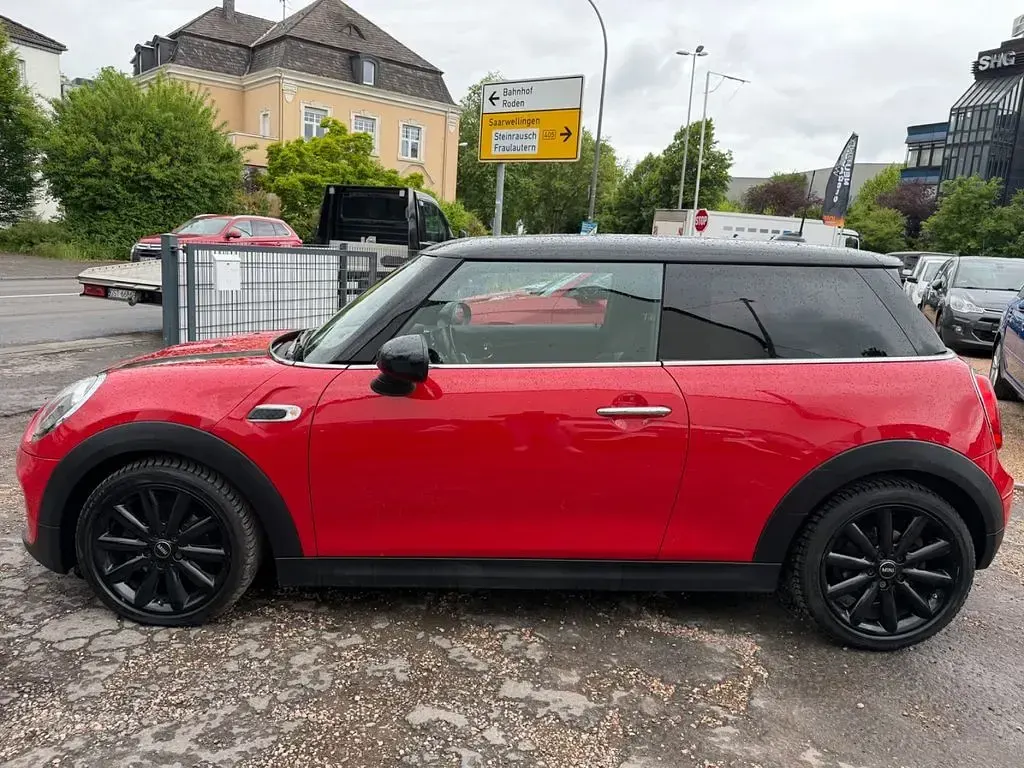 Gebraucht Mini Cooper Pepper 136 PS (100 kW) 2019 Rot Kleinwagen
