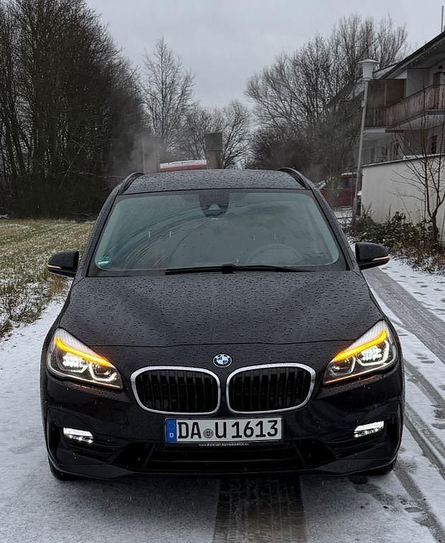 Schwarz Gebraucht 2019 BMW 220 Gran Tourer Sport Line Van / Kleinbus | 19.600 € (Etwas zu teuer) - Bild 1/4