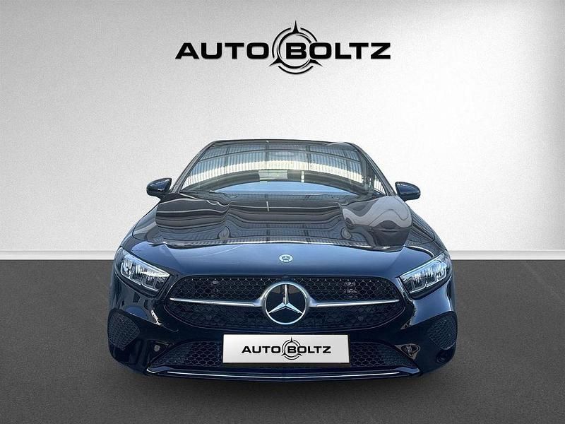Gebraucht Mercedes A200 Progressive 163 PS (119 kW) 2024 Schwarz Limousine