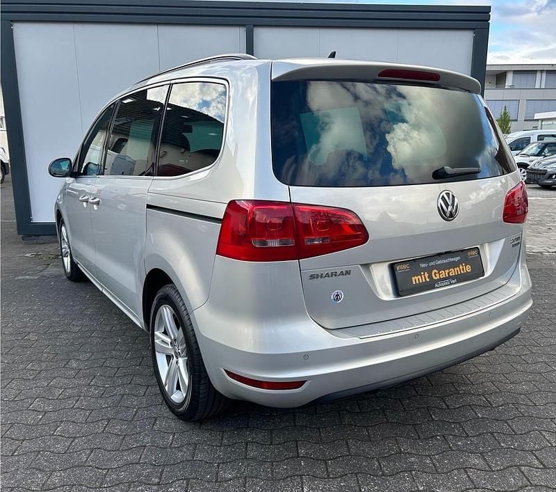 Second-hand VW Sharan Match 140 CP (102 kW) 2012 Gri Monovolum