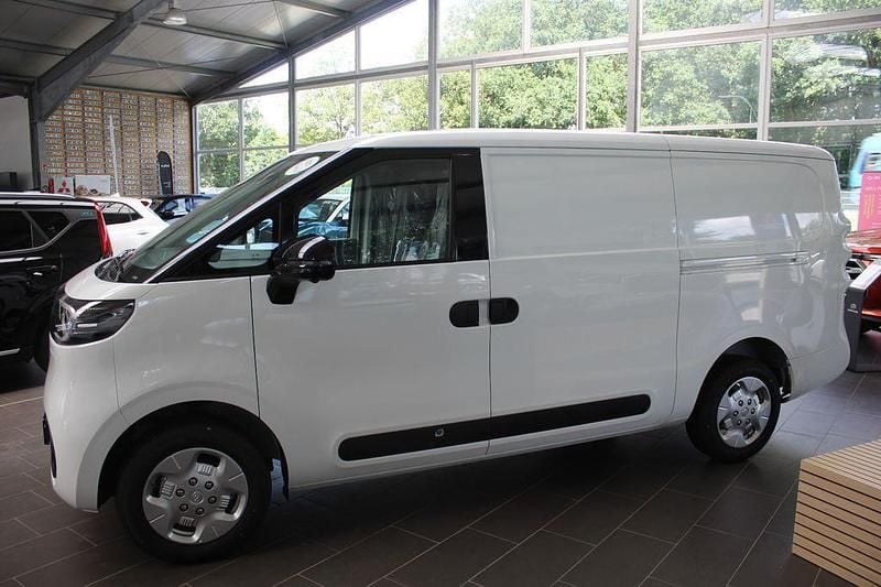 Neu Maxus eDeliver 5 119 kW (163 PS) 2025 Weiß Van