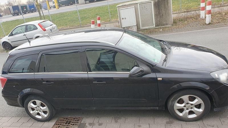 Gebraucht Opel Astra Edition 105 PS (77 kW) 2005 Schwarz Kombi