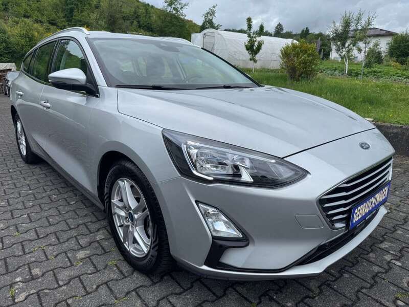 Silber Gebraucht 2021 Ford Focus Cool & Connect Kombi | 15.900 € (Fairer Preis) - Bild 1/4