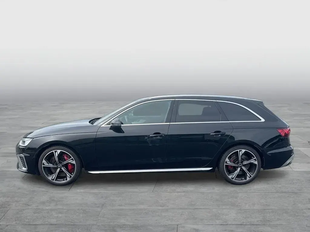 Gebraucht Audi S4 Ambiente 341 PS (250 kW) 2022 Mythosschwarz metallic Kombi