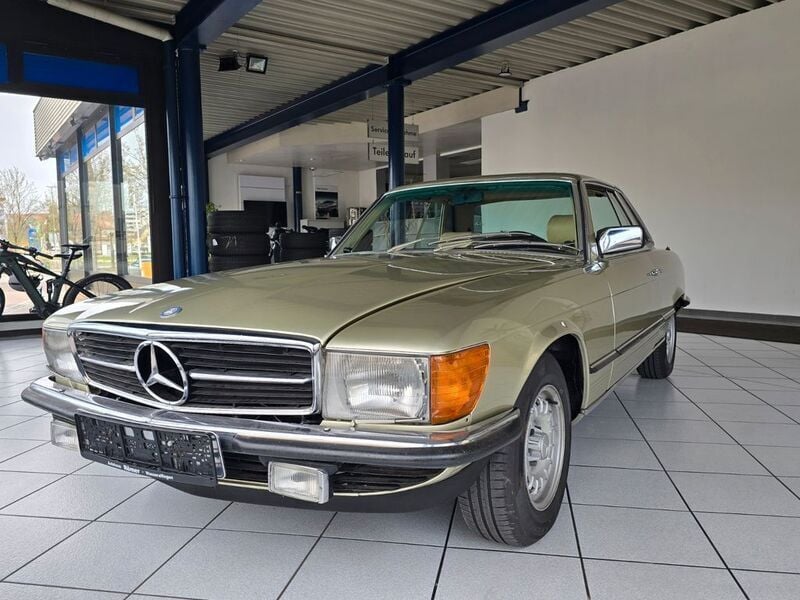 881 silberdistelmet. Gebraucht 1981 Mercedes 500 Coupé | 39.990 € - Bild 1/4