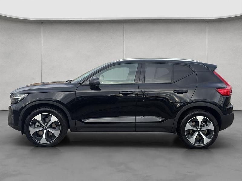 Gebraucht Volvo XC40 163 PS (119 kW) 2024 Onyx blackmetallic 717 SUV