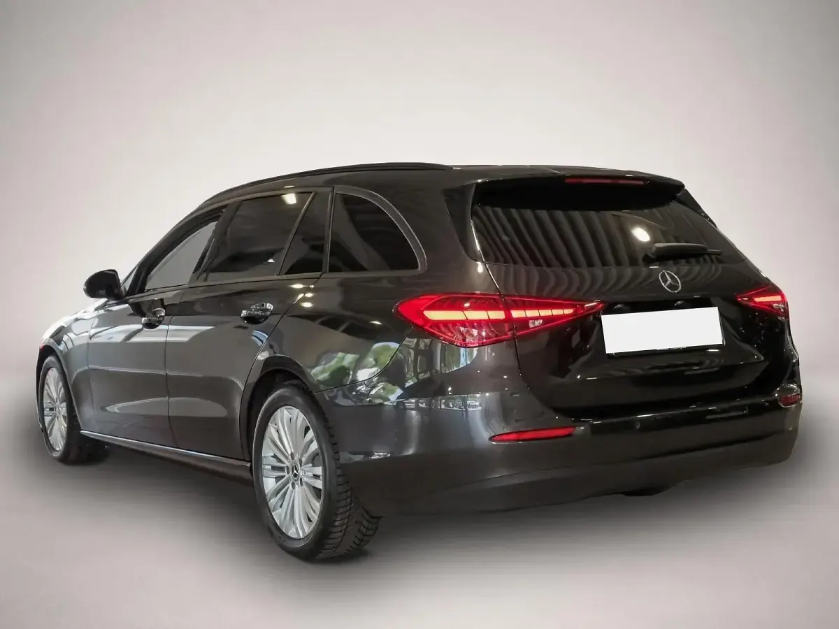 Gebraucht Mercedes C200 163 PS (119 kW) 2023 Manufacturer